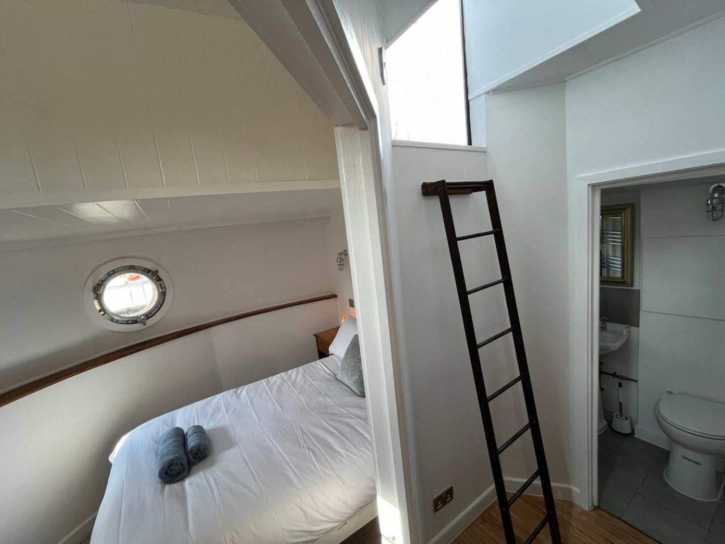 Hotel en barco Marina Boat House