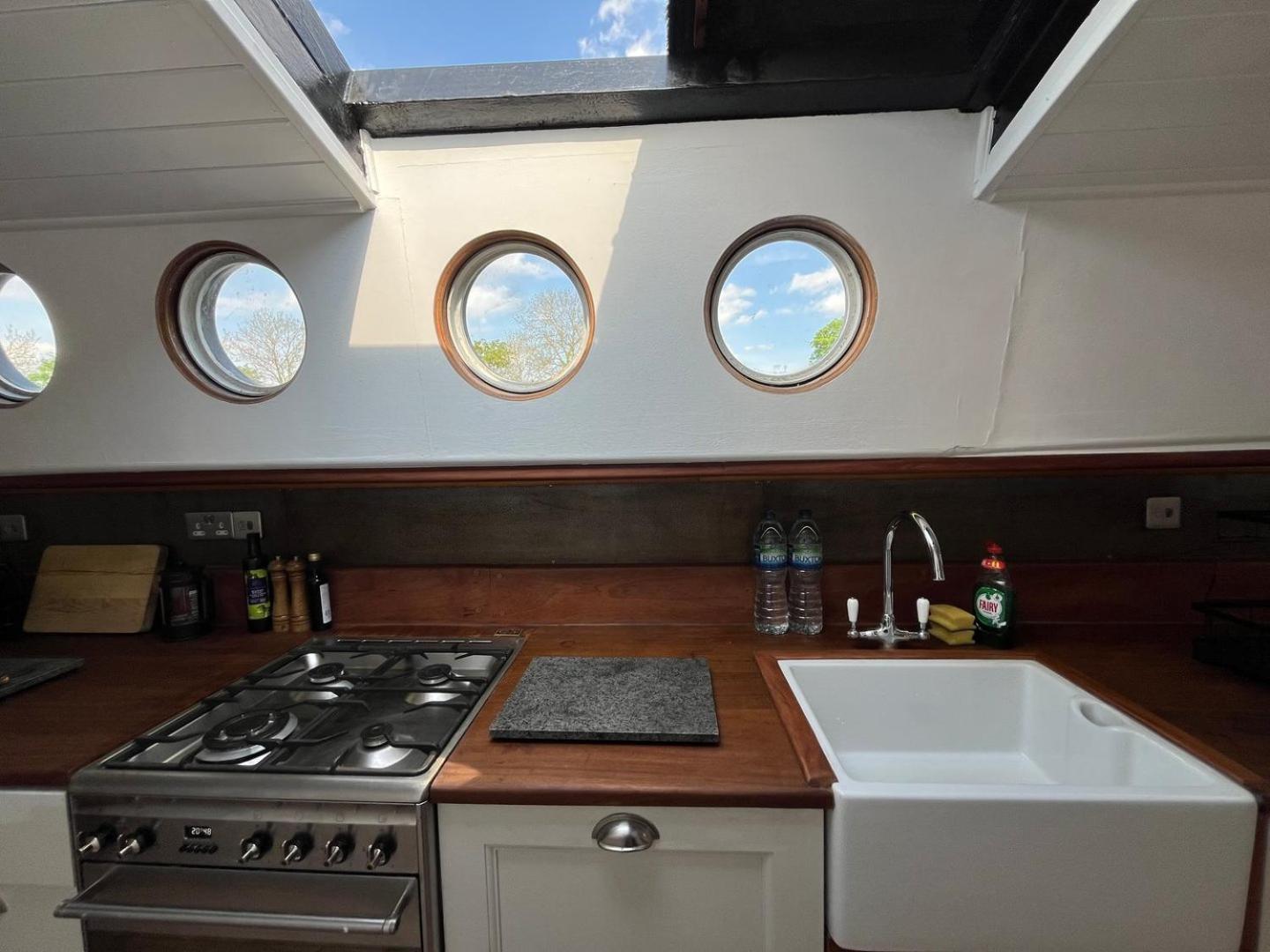 Hotel en barco Marina Boat House Bray