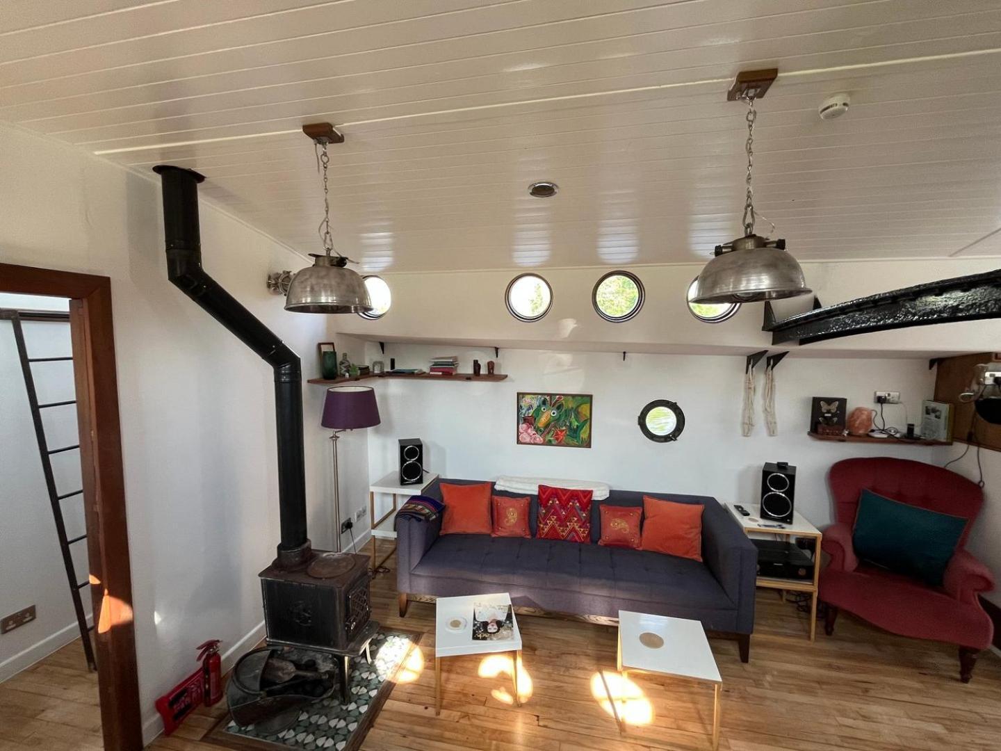 Marina Boat House Hotel en barco *
